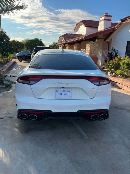 2023 Kia Stinger - Image 6 of 11