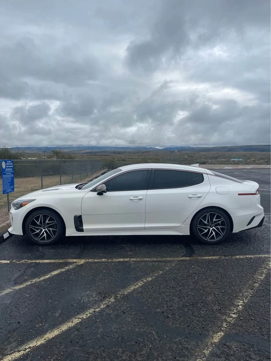 2023 Kia Stinger - Image 8 of 11