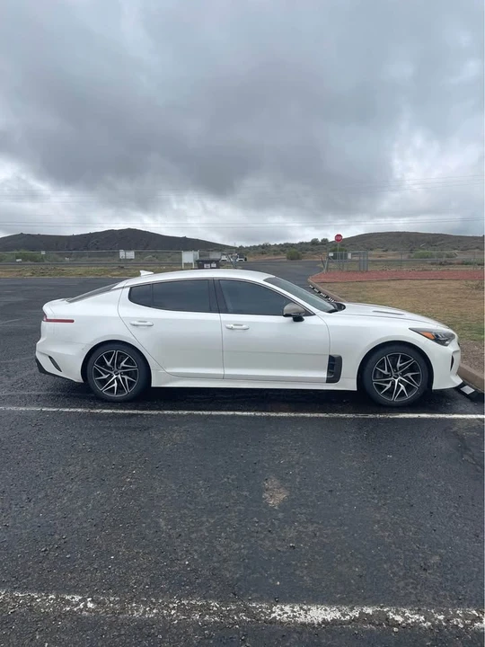 2023 Kia Stinger - Image 3 of 11