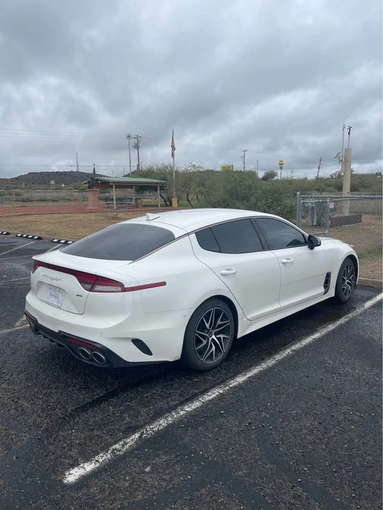 2023 Kia Stinger - Image 4 of 11