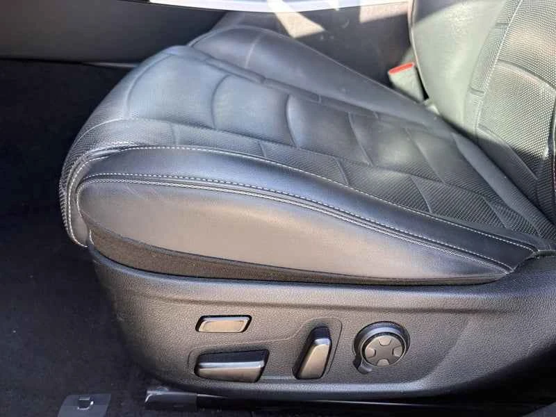 2023 Kia Stinger GT - Image 9 of 16
