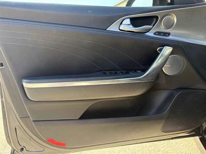2023 Kia Stinger GT - Image 15 of 16