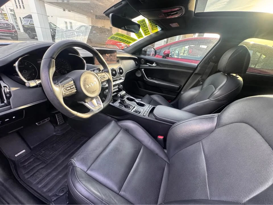 2023 Kia Stinger GT - Image 17 of 20