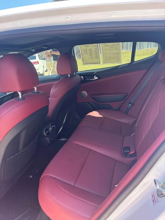 2023 Kia Stinger - Image 8 of 9