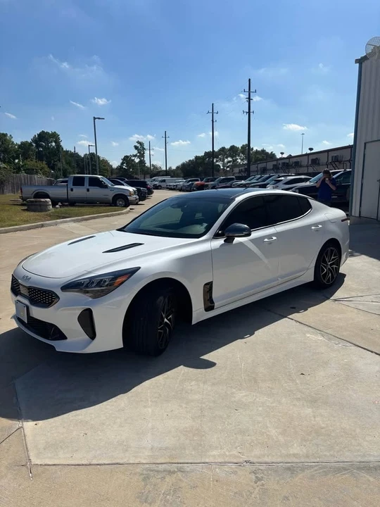 2023 Kia Stinger - Image 2 of 9