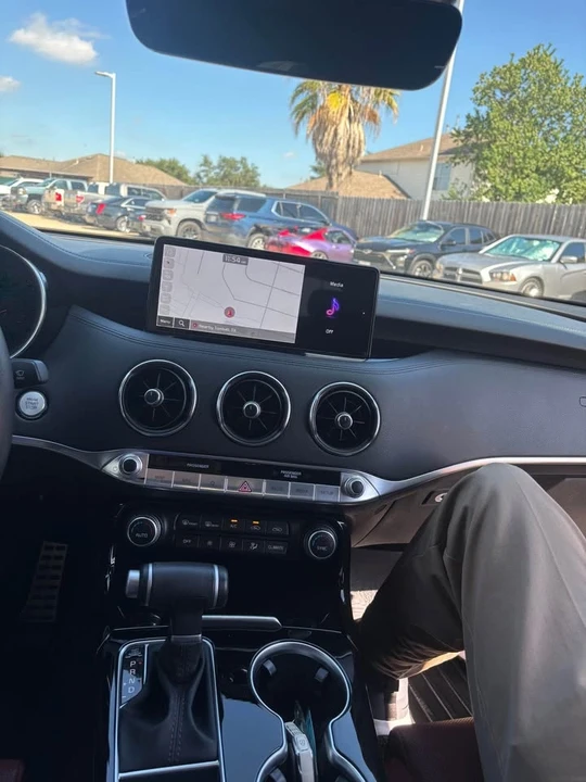 2023 Kia Stinger - Image 6 of 9