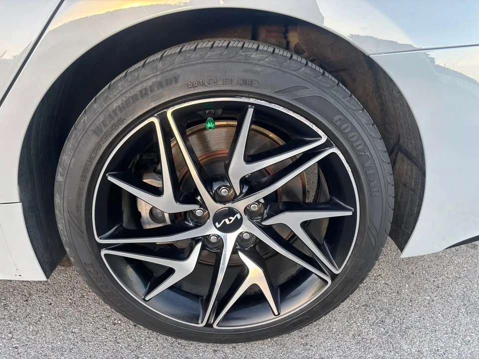 2023 Kia Stinger - Image 12 of 12
