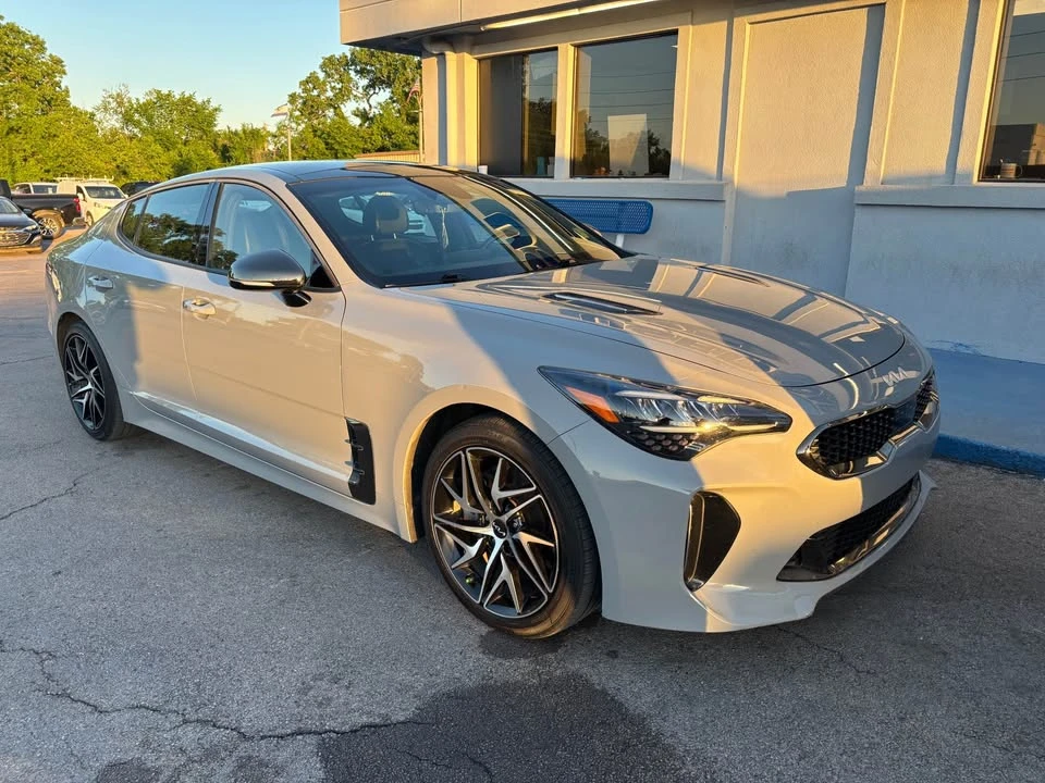 2023 Kia Stinger - Image 2 of 12