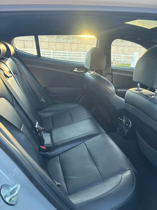 2023 Kia Stinger - Image 7 of 12