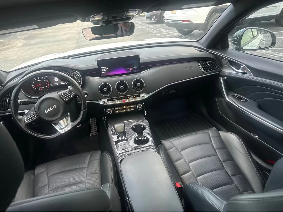 2023 Kia Stinger GT - Image 10 of 11