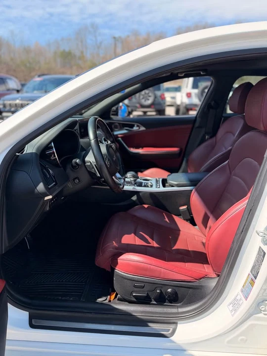 2023 Kia Stinger GT - Image 9 of 13