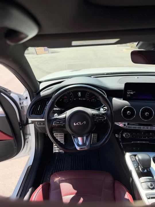 2023 Kia Stinger GT - Image 10 of 13