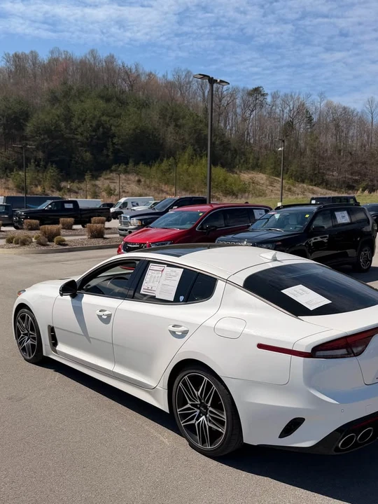 2023 Kia Stinger GT - Image 7 of 13