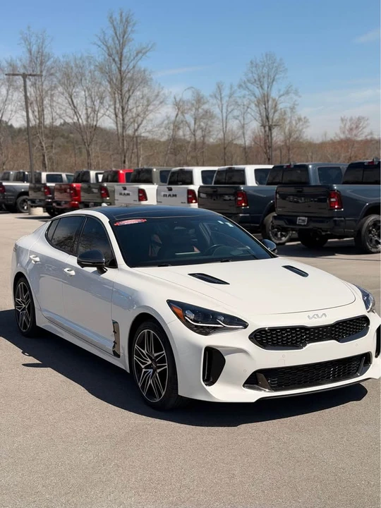 2023 Kia Stinger GT - Image 3 of 13