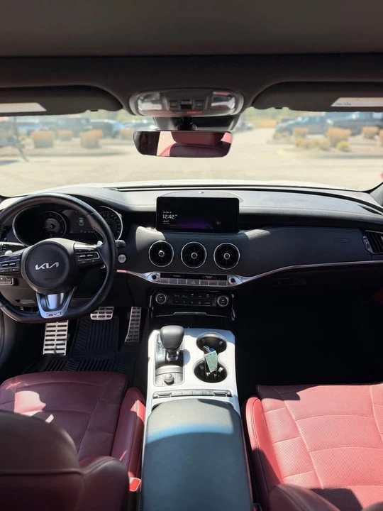 2023 Kia Stinger GT - Image 11 of 13
