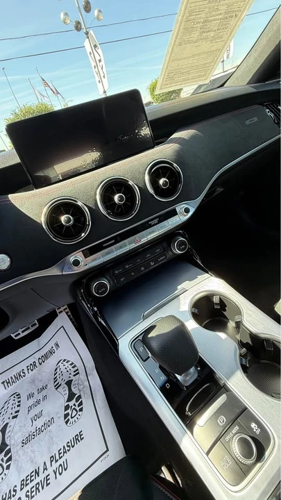 2023 Kia Stinger GT - Image 12 of 18