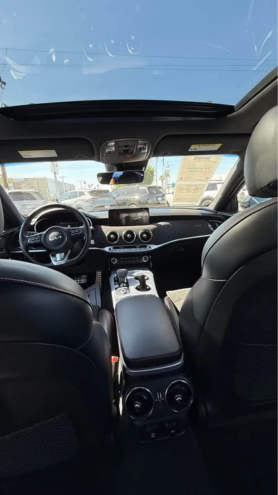 2023 Kia Stinger GT - Image 17 of 18