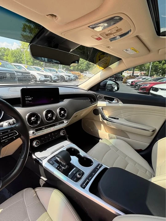 2023 Kia Stinger GT - Image 10 of 17