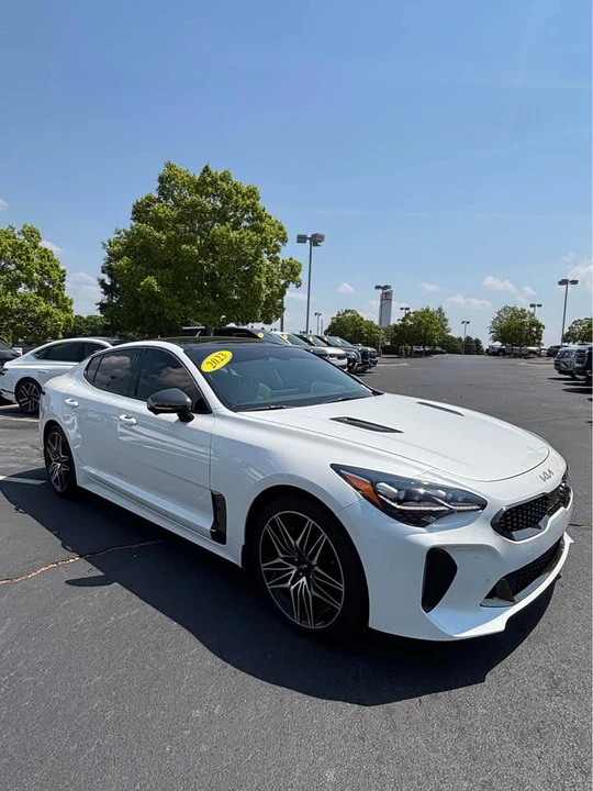 2023 Kia Stinger GT - Image 2 of 17
