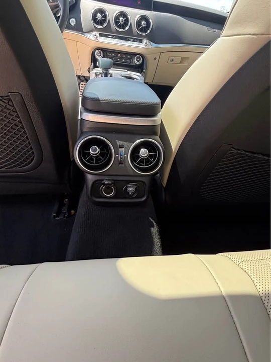 2023 Kia Stinger GT - Image 13 of 17