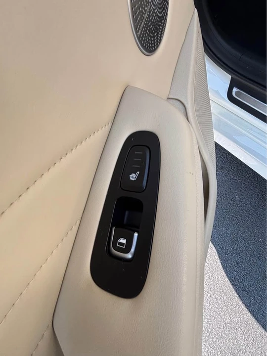 2023 Kia Stinger GT - Image 14 of 17