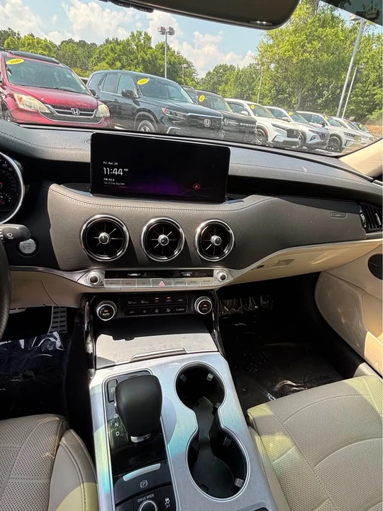 2023 Kia Stinger GT - Image 11 of 17