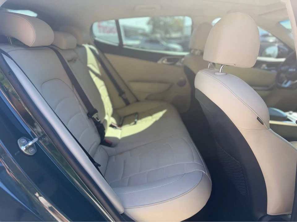 2023 Kia Stinger GT - Image 10 of 20