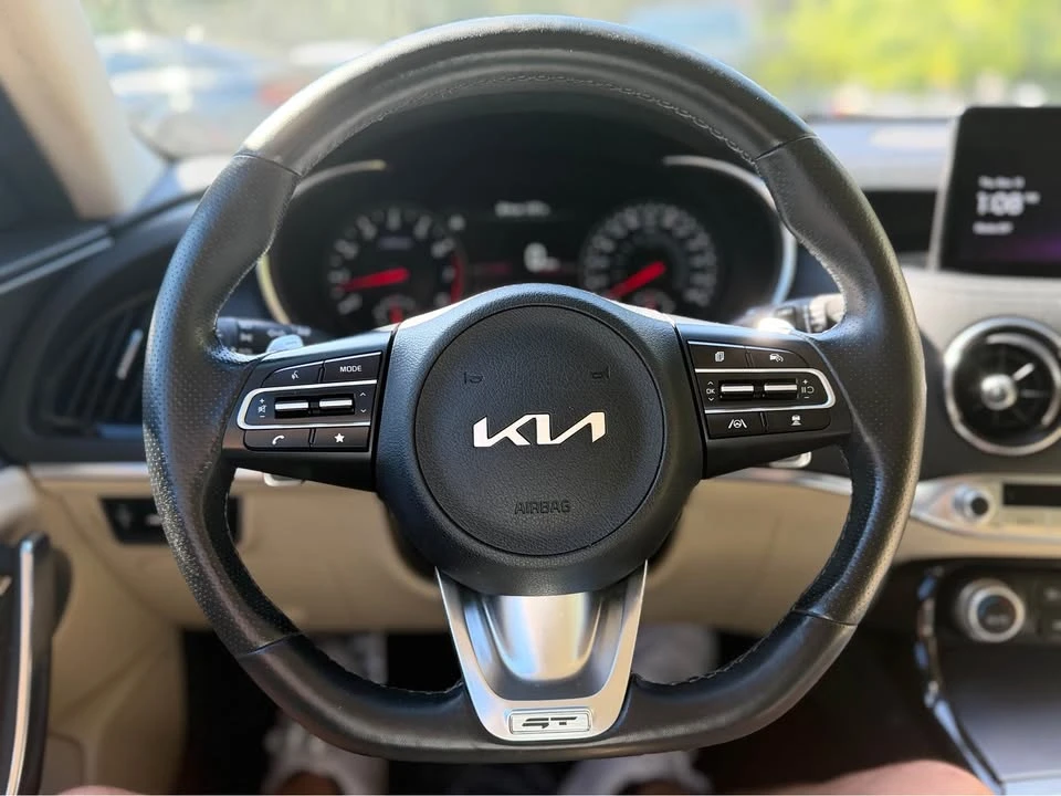 2023 Kia Stinger GT - Image 18 of 20