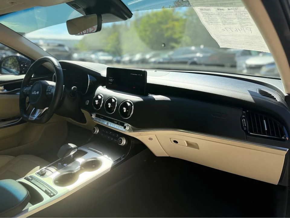 2023 Kia Stinger GT - Image 9 of 20