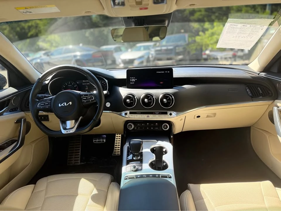 2023 Kia Stinger GT - Image 11 of 20