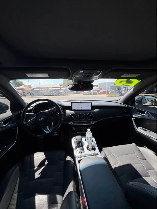 2023 Kia Stinger GT - Image 8 of 9