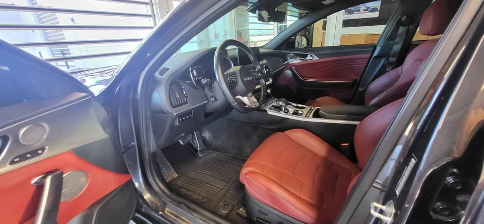 2023 Kia Stinger GT - Image 8 of 13