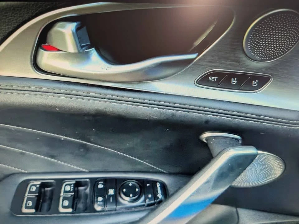2023 Kia Stinger GT - Image 13 of 20