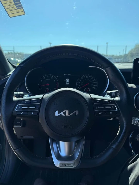 2023 Kia Stinger GT - Image 9 of 16