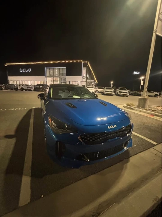 2023 Kia Stinger GT - Image 2 of 8