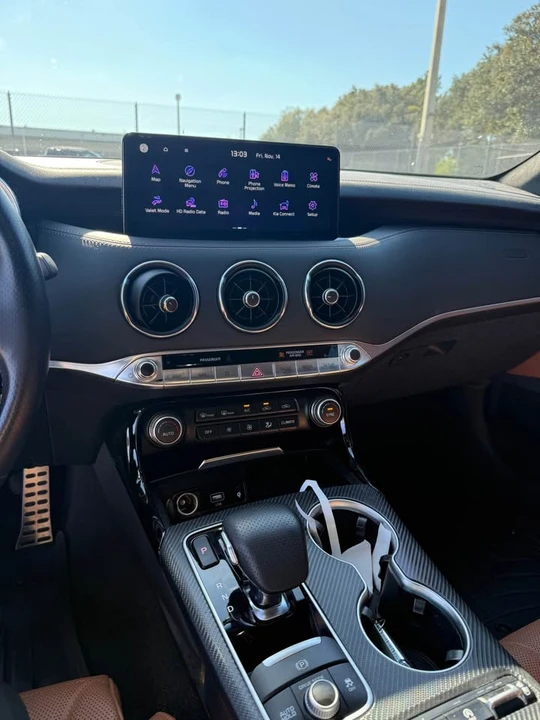 2023 Kia Stinger GT - Image 11 of 16