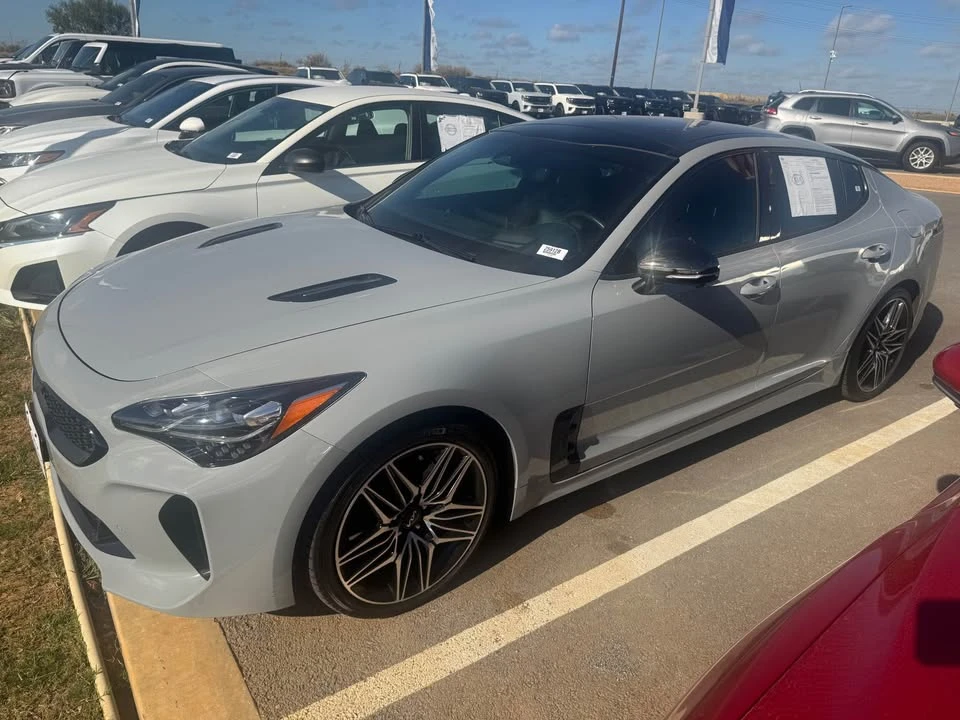 2023 Kia Stinger GT - Image 2 of 9