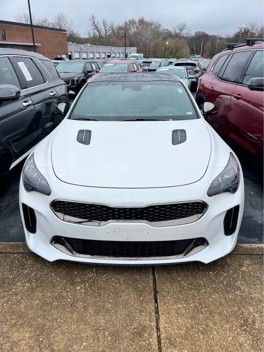 2023 Kia Stinger GT - Image 2 of 9