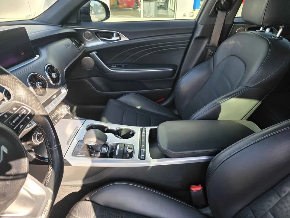 2023 Kia Stinger GT - Image 10 of 20