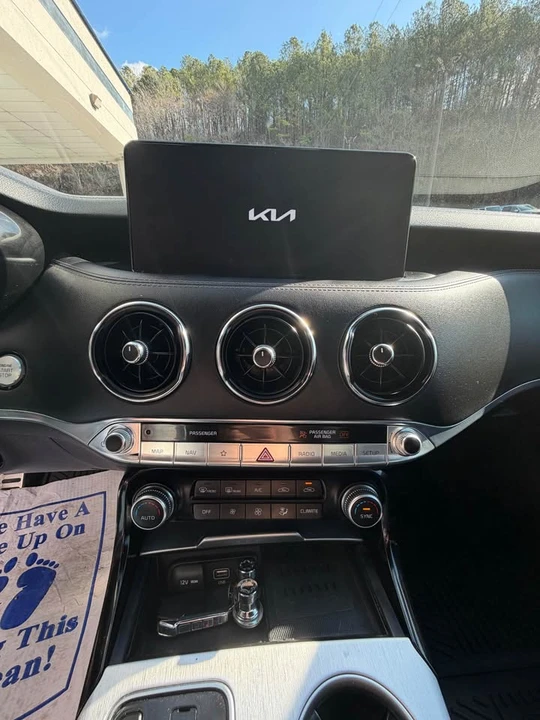 2023 Kia Stinger GT - Image 6 of 9