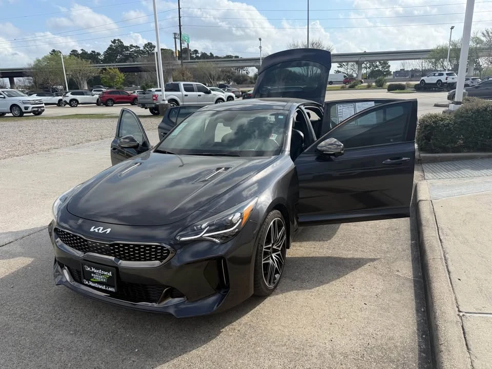2023 Kia Stinger GT - Image 2 of 9