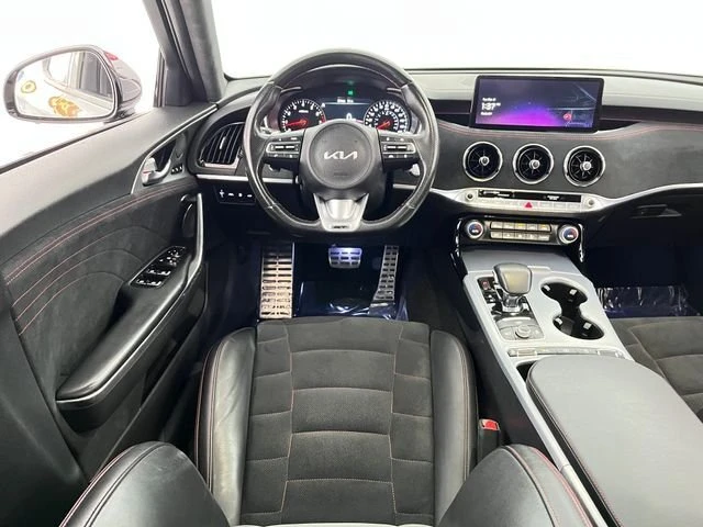 2023 Kia Stinger GT - Image 8 of 19