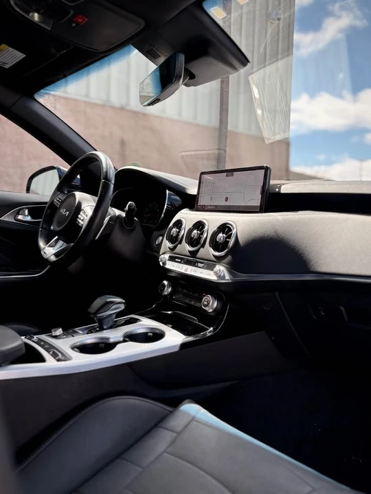 2023 Kia Stinger GT - Image 11 of 18