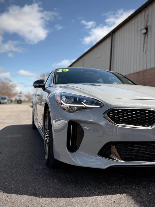 2023 Kia Stinger GT - Image 17 of 18
