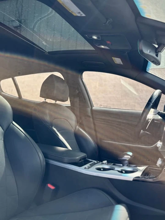 2023 Kia Stinger GT - Image 12 of 18