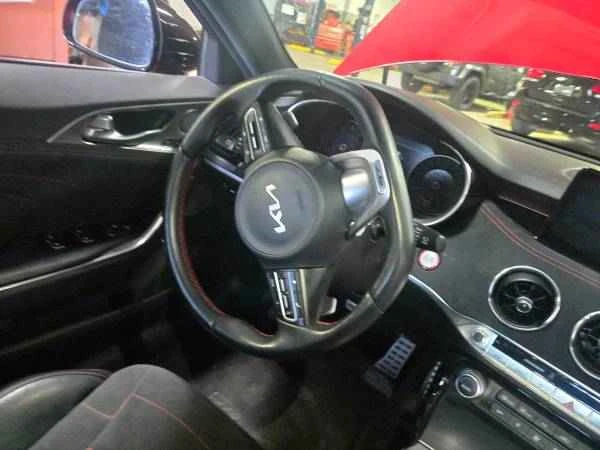 2023 Kia Stinger GT - Image 4 of 7