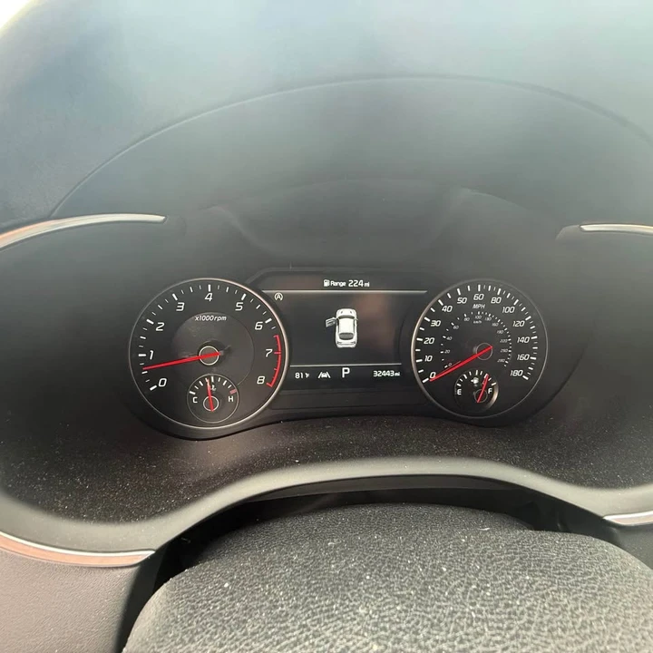 2023 Kia Stinger GT - Image 10 of 13