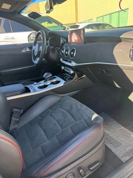 2023 Kia Stinger GT - Image 11 of 13