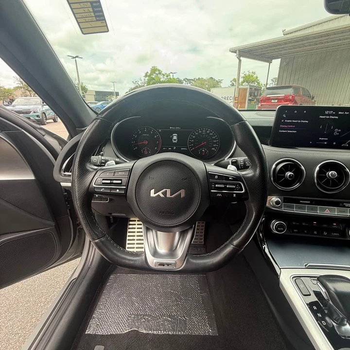 2023 Kia Stinger GT - Image 9 of 13
