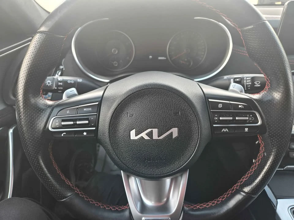 2023 Kia Stinger GT - Image 14 of 19